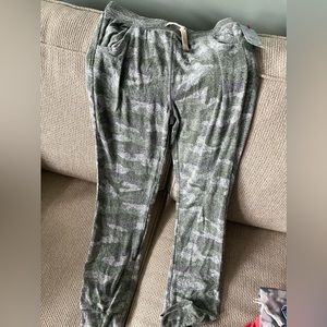 Gray/green Camo sweatpants Size 10/12
